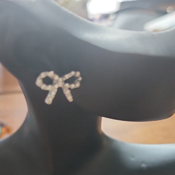 2 Sets Silver Bow Earrings - Picture 1 of 2